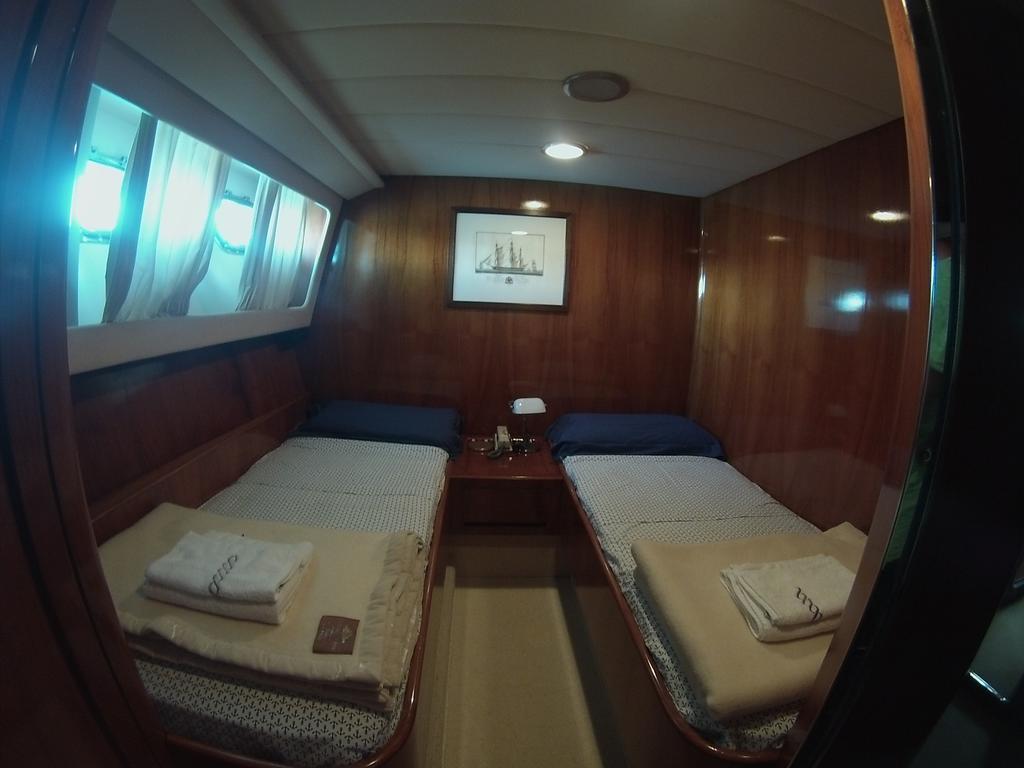 Riviera Boat
