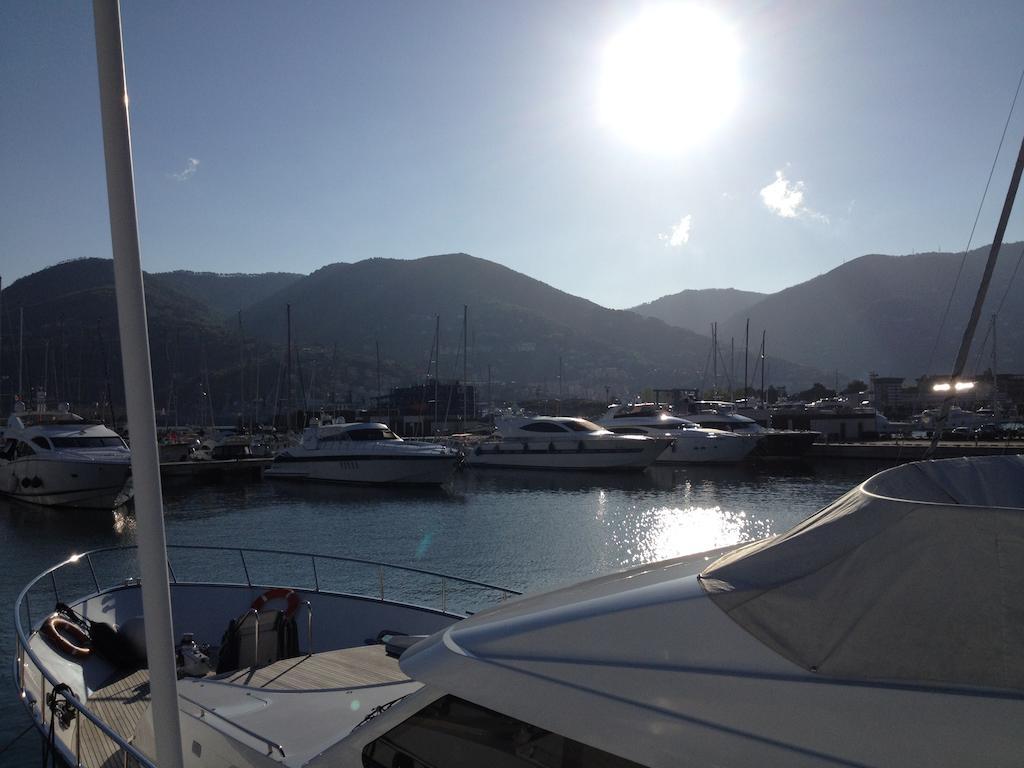 Bateau-hôtel Riviera Boat *