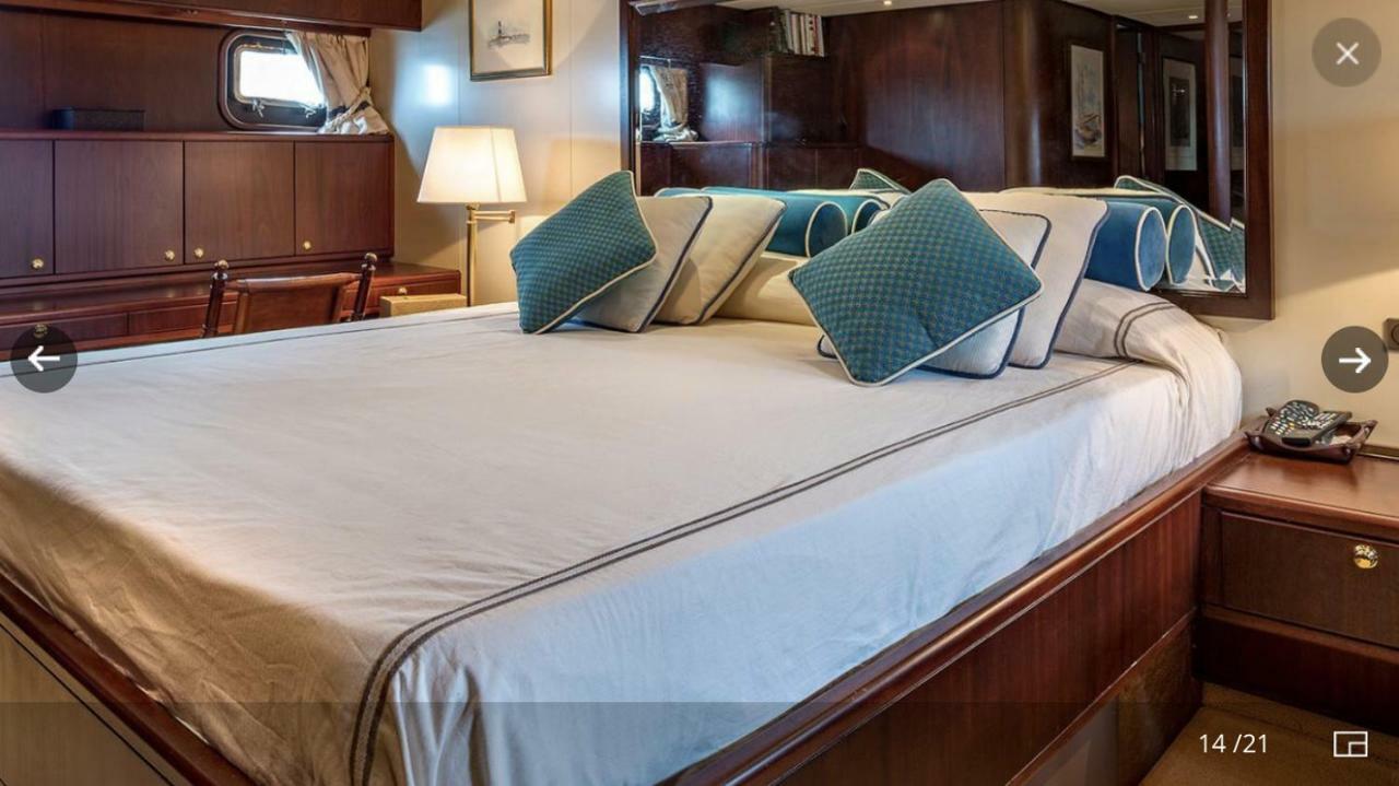 Riviera Boat